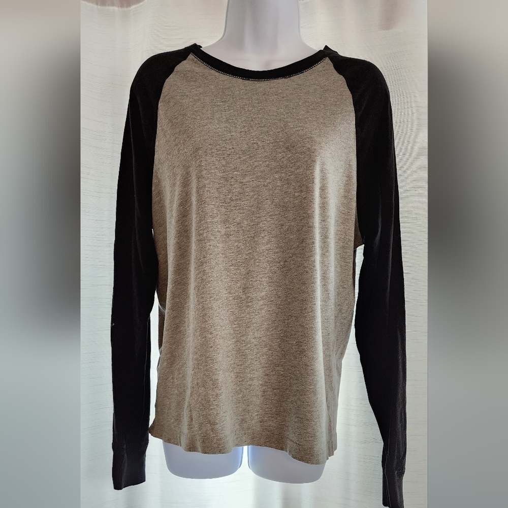 Old Navy baseball tee